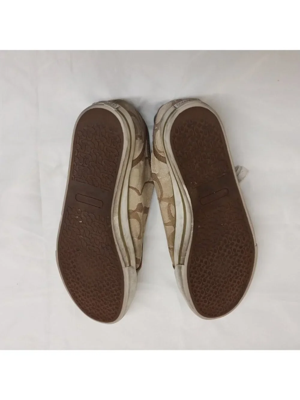 Coach Women's 8 B Tan Signature Canvas Lace-Up Sneakers